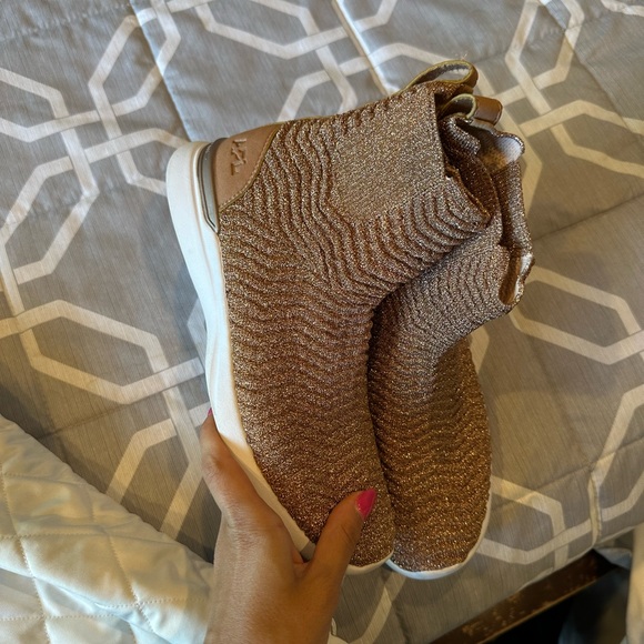 APL ATHLETIC PROPULSION LABS - Picture 2 of 8